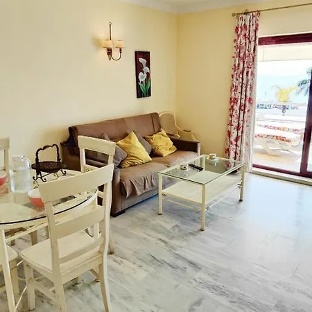Ap385 - Sitio De Burriana 2 Nerja